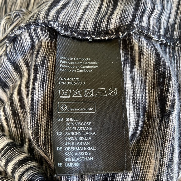 H&M Mama Soft and Comfy Maternity Dress - Size Small - Picture 6 of 7